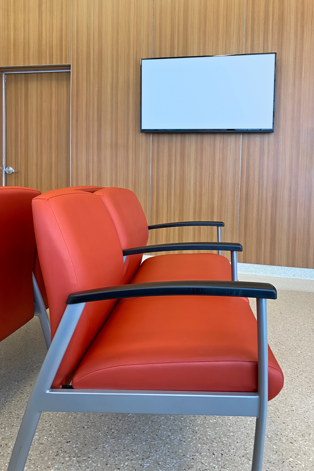 Wartezimmer beim Arzt Fernseher zfpi